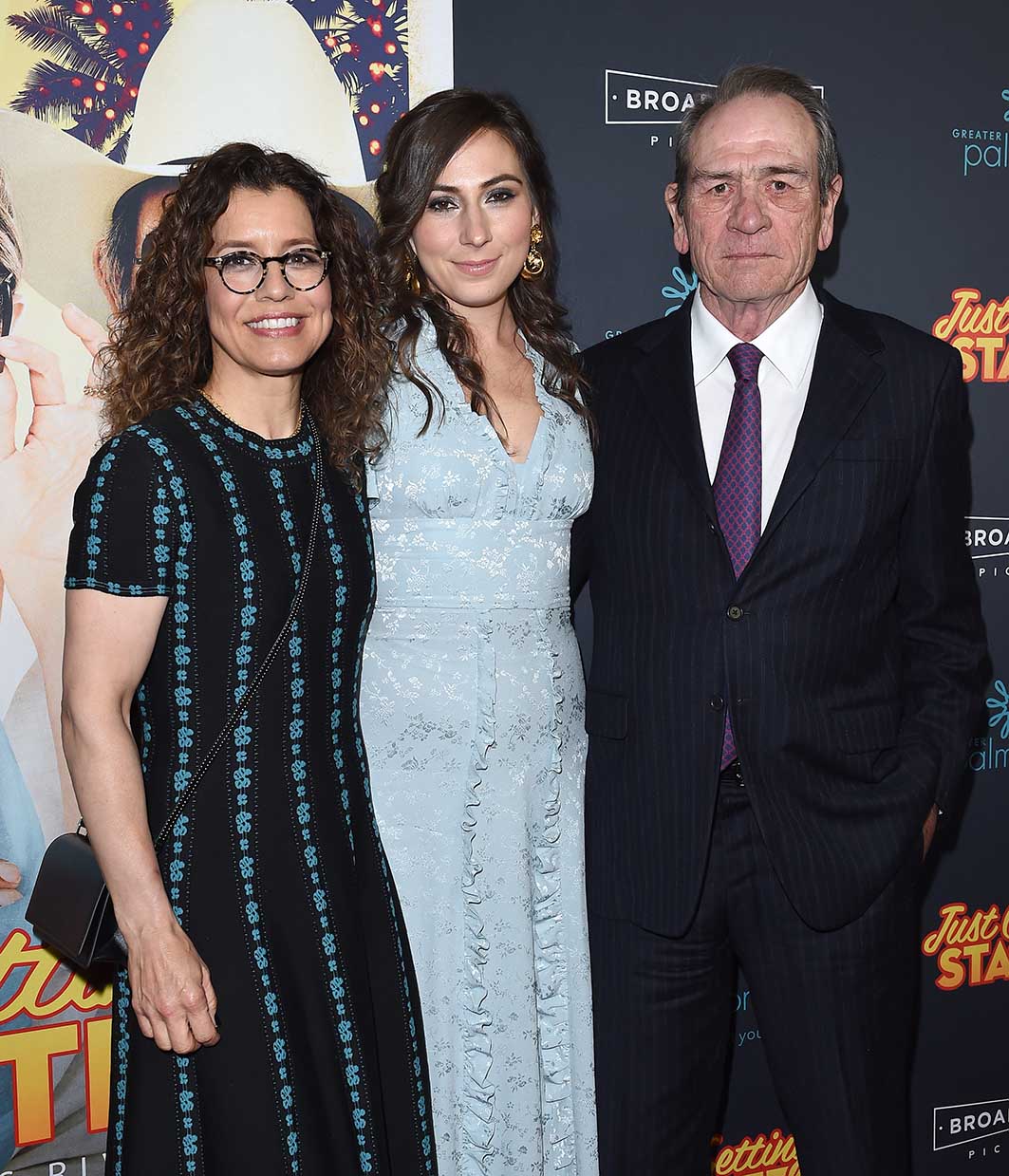 O ηθοποιός Tommy Lee Jones, η γυναίκα του Dawn Laurel-Jones και η κόρη του Victoria σε παλαιότερη εμφάνιση όλοι μαζί, το 2017.