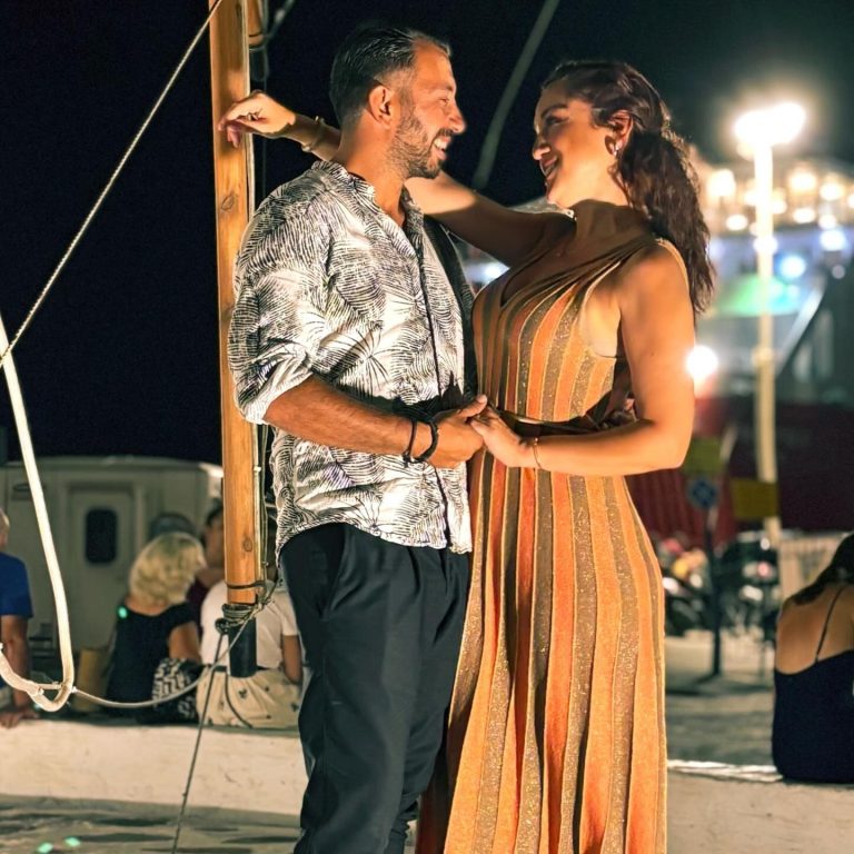 Η Μπάγια Αντωνοπούλου με τον σύντροφό της