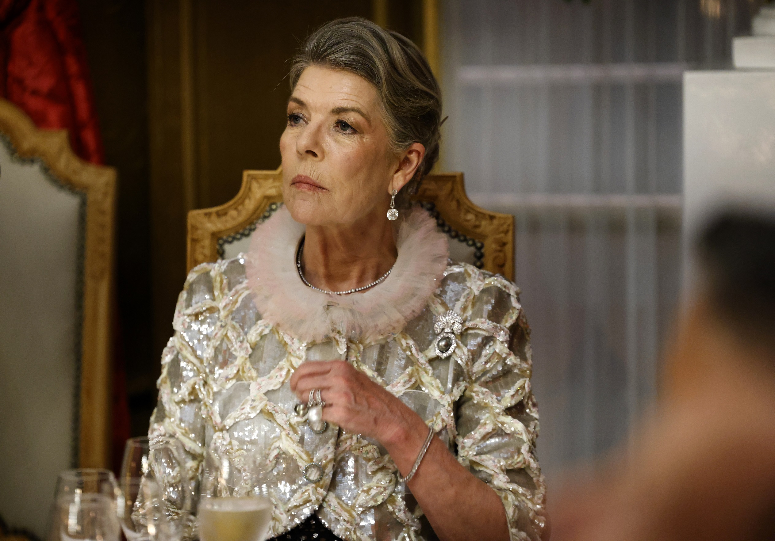 Η Καρολίνα του Μονακό στο επίσημο δείπνο προς τιμήν του Γάλλου προέδρου Emmanuel Macron που πραγματοποίησε διήμερη κρατική επίσκεψη στο Πριγκιπάτο, 7 Ιουνίου 2025