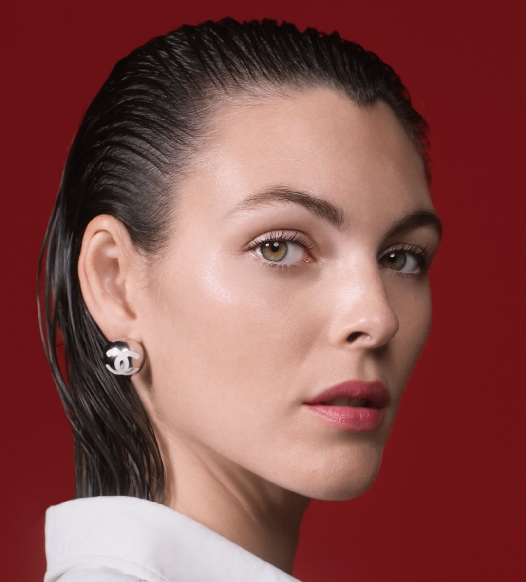 Dusty ροζ χείλη με μακιγιάζ Chanel