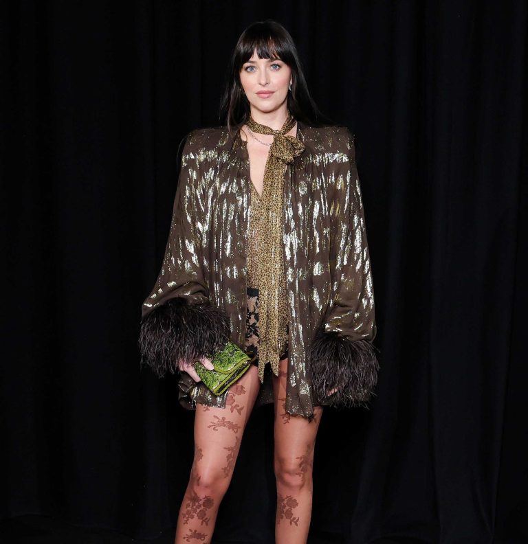 H Dakota Johnson στην επίδειξη μόδας Valentino Haute Couture Week Άνοιξη/Καλοκαίρι 2026 στο πλαίσιο της Εβδομάδας Μόδας στο Παρίσι, στις 28 Ιανουαρίου 2026.