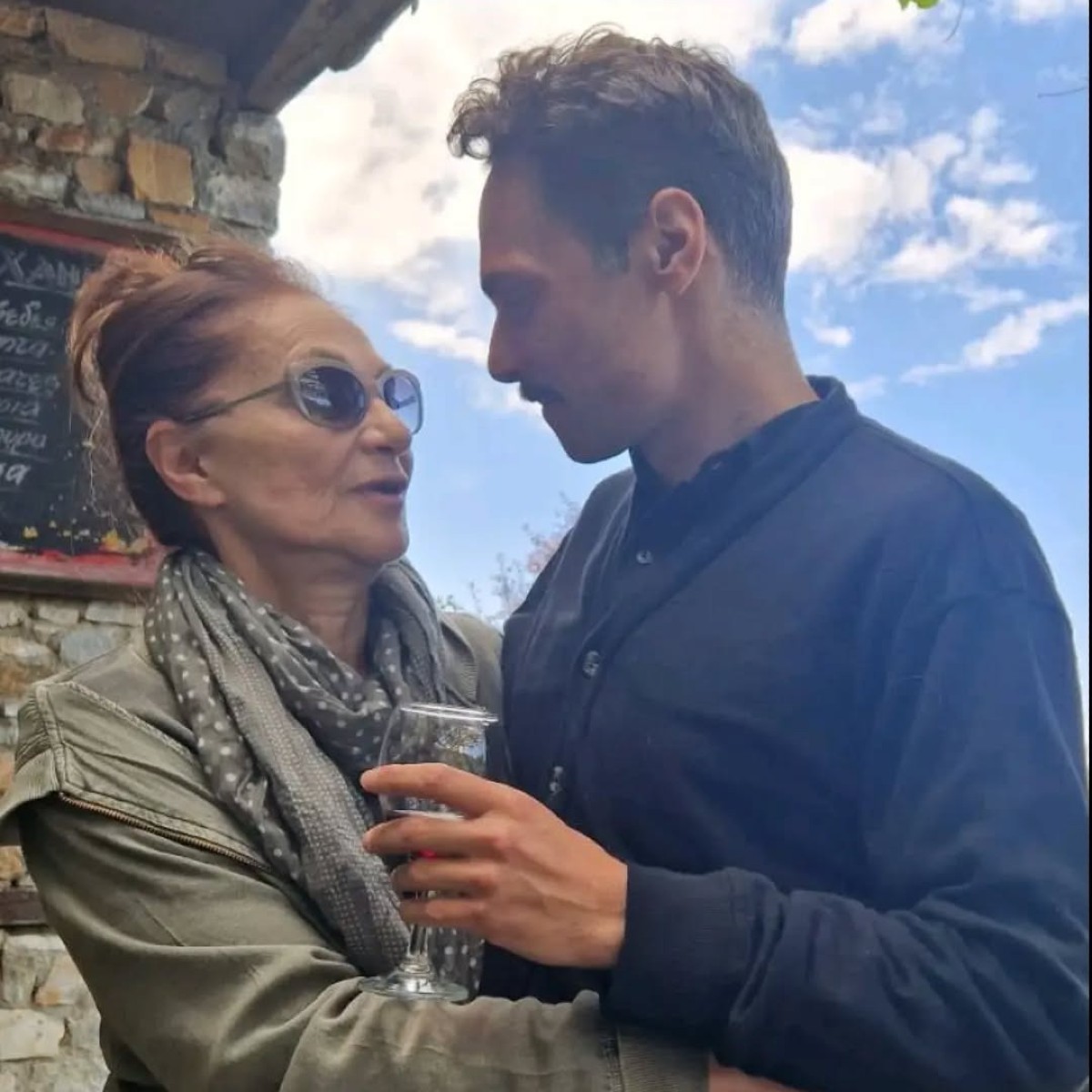 Η Φιλαρέτη Κομνηνού με τον γιο της, Γιώργο Παπαγεωργίου