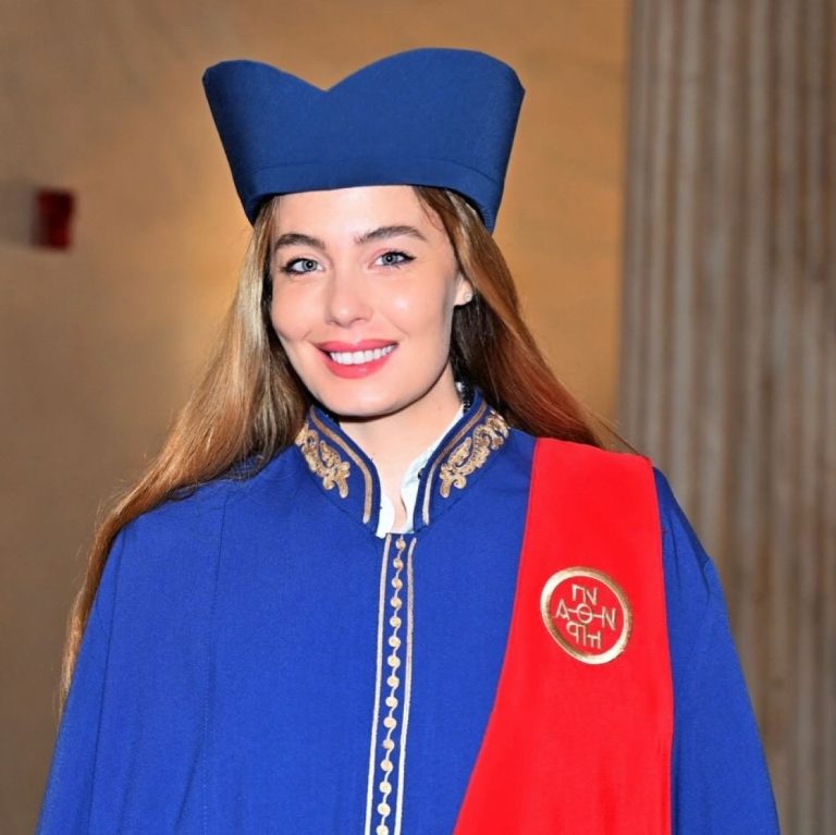 Η Αντωνία Καλλιμούκου αποφοίτησε από τη Νομική Αθηνών