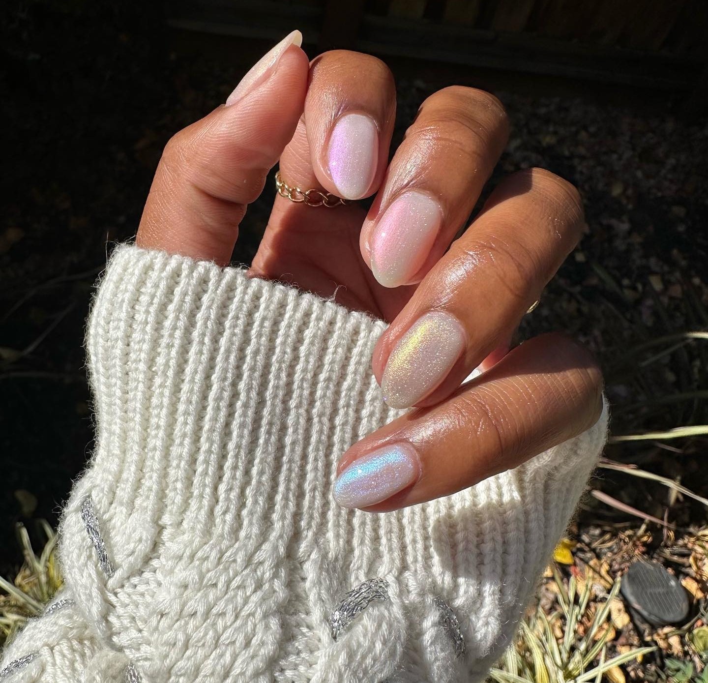 Λευκά περλέ νύχια - τάση μανικιούρ