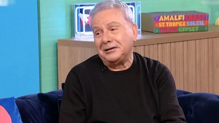 Μανώλης Μητσιάς