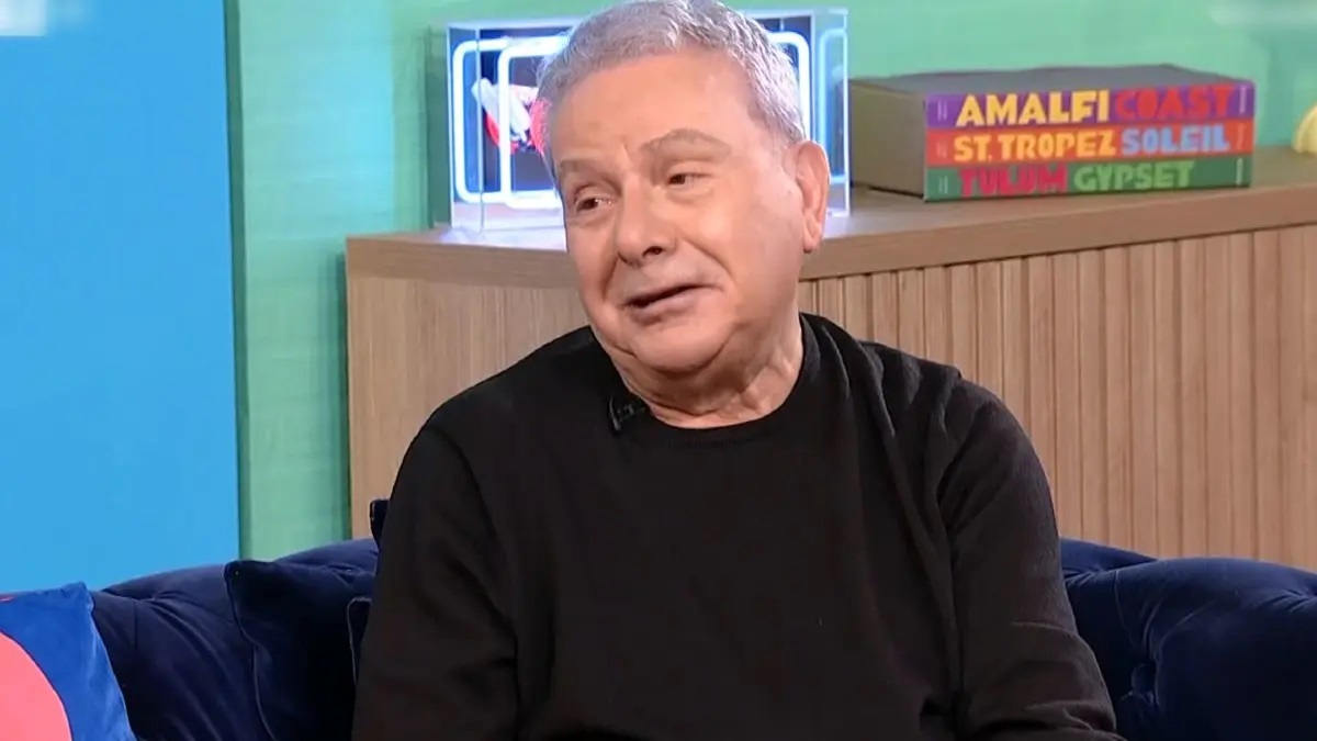 Μανώλης Μητσιάς