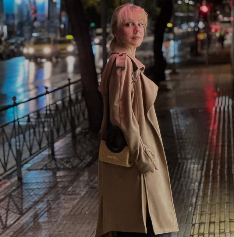 Η Ματίνα Νικολάου στο κέντρο της Αθήνας