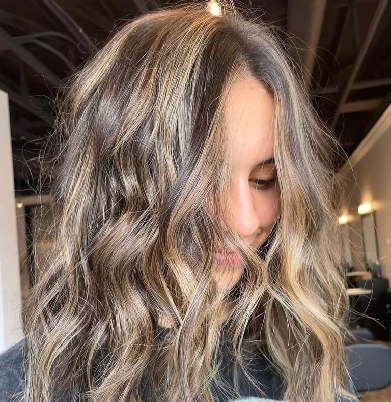 Quiet silver τεχνική για μετάβαση στα γκρίζα μαλλιά