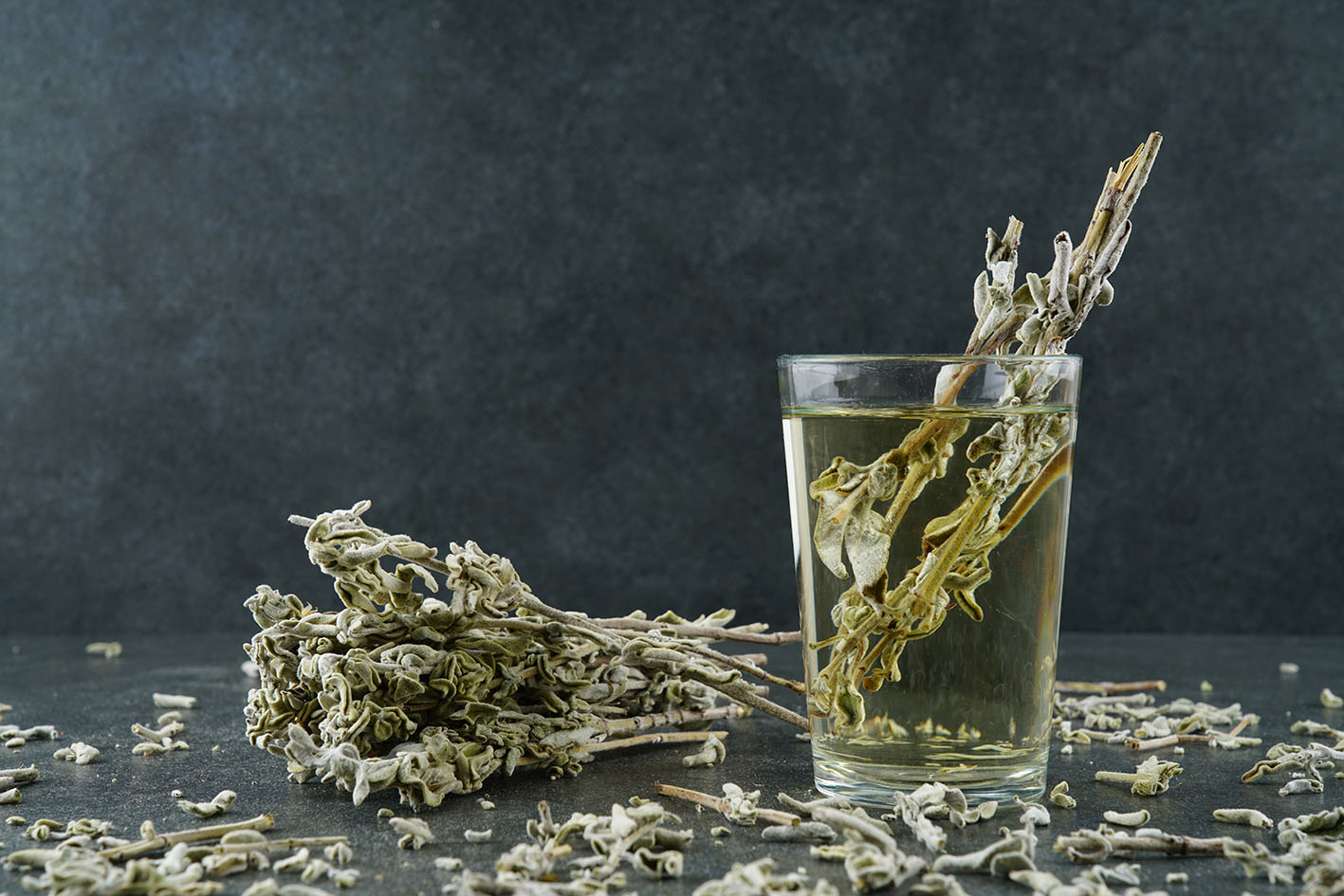 Zεστό αφέψημα φασκόμηλο