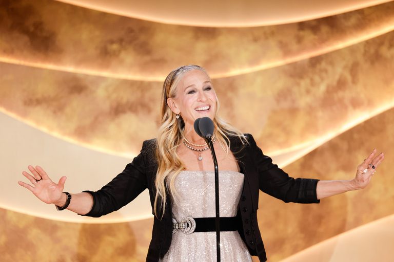 H Sarah Jessica Parker στην απονομή των βραβείων Golden Eve: Οι Χρυσές Σφαίρες τιμούν την Helen Mirren και τη Sarah Jessica Parker, η οποία έχει προγραμματιστεί να μεταδοθεί στο τηλεοπτικό δίκτυο CBS.