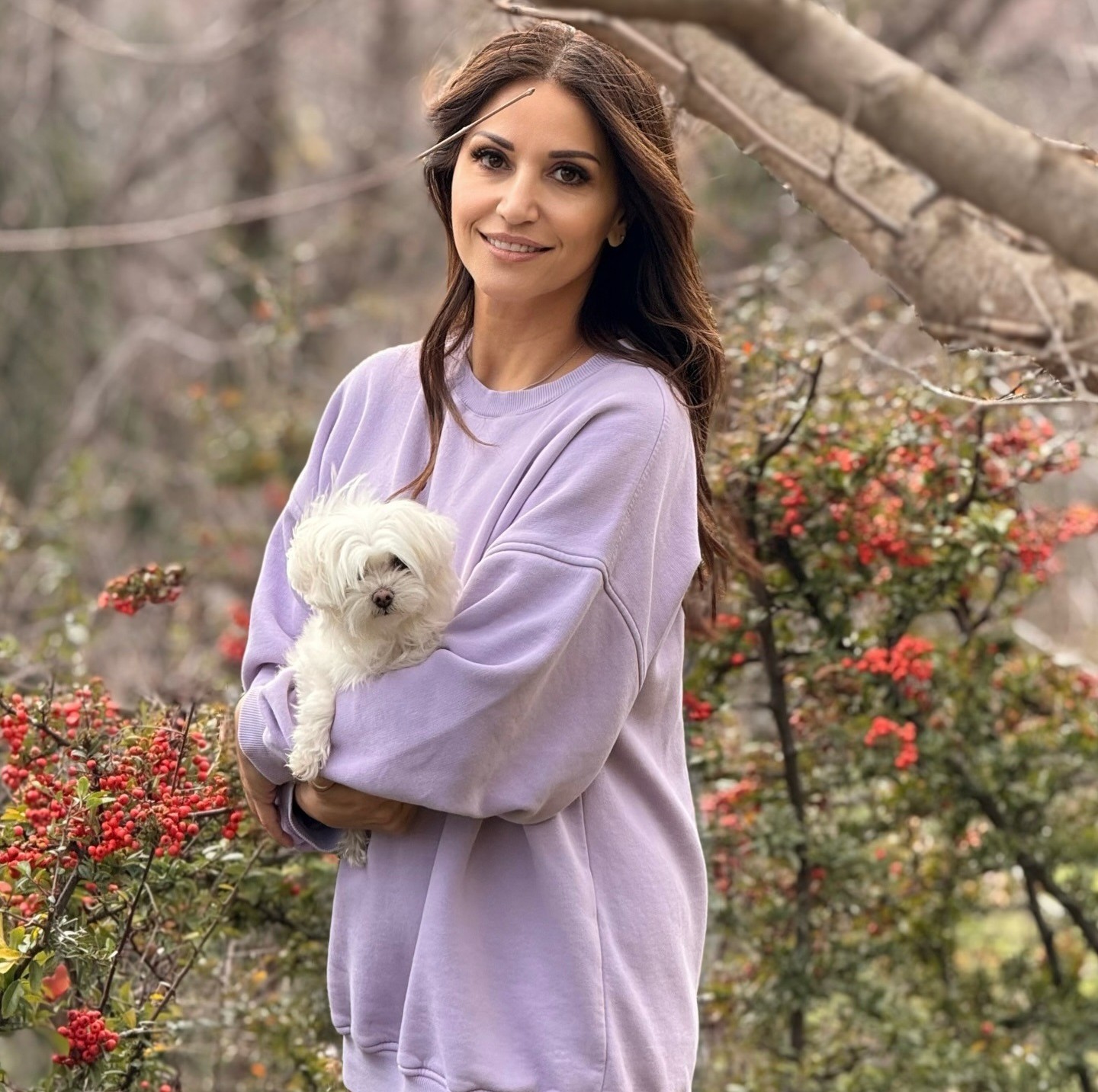 Η Σοφία Παυλίδου αγκαλιά με το σκυλάκι της