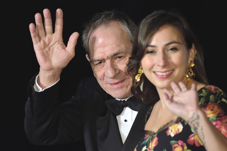 O Tommy Lee Jones με την κόρη του Victoria Jones σε παλαιότερη κοινή τους εμφάνιση.