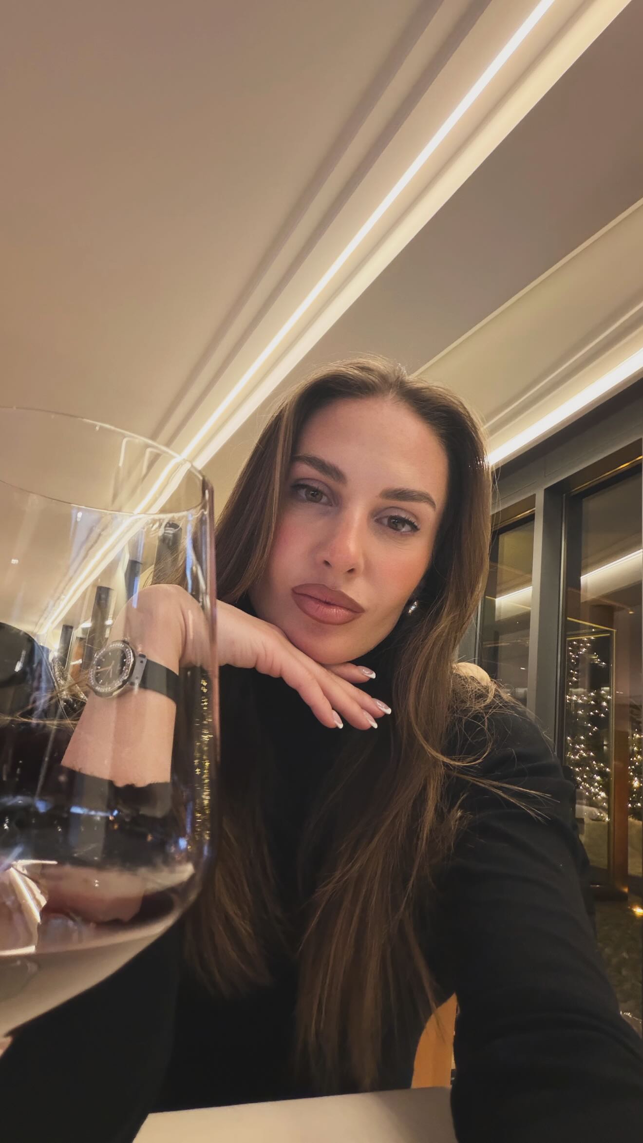 Η κατερίνα Δαλάκα σε έξοδο για φαγητό στο St Moritz