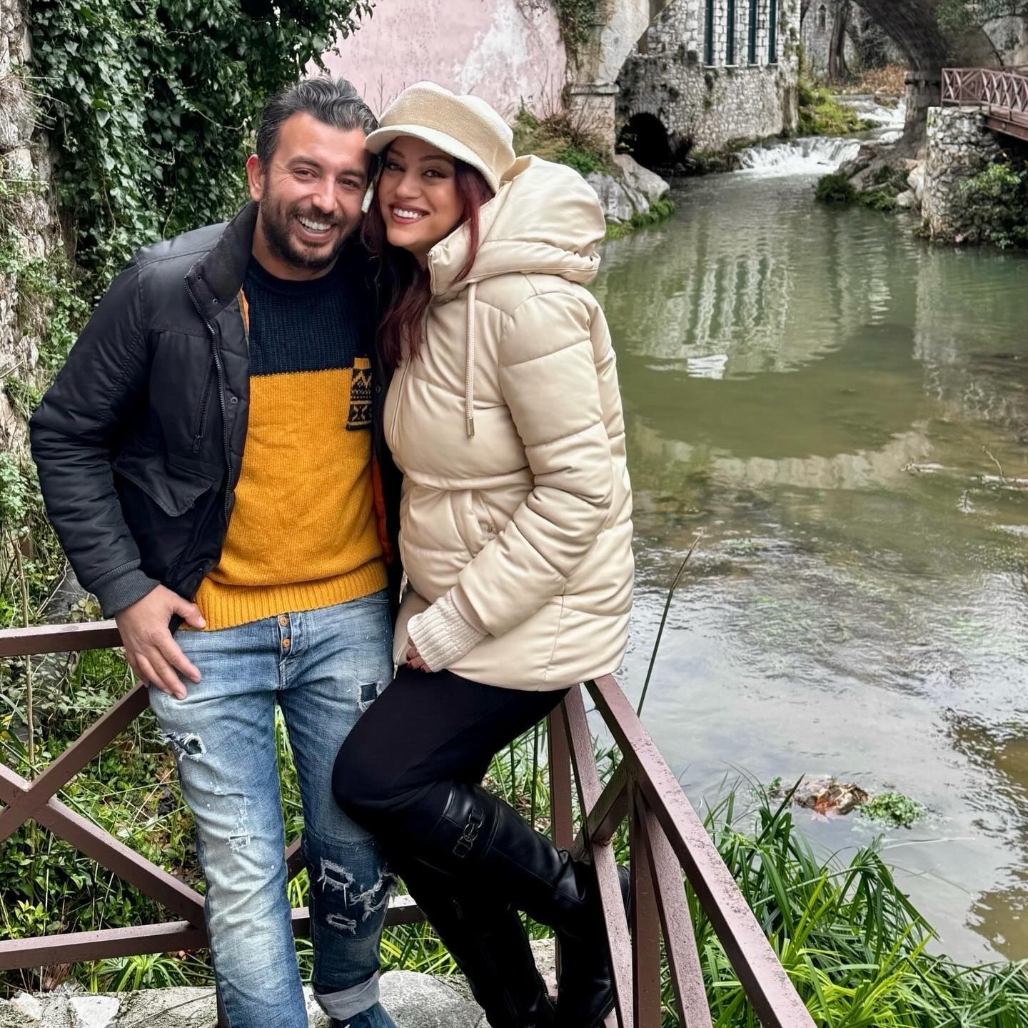 Η Μπάγια Αντωνοπούλου μαζί με τον σύντροφό της, Νίκο Κώτση.