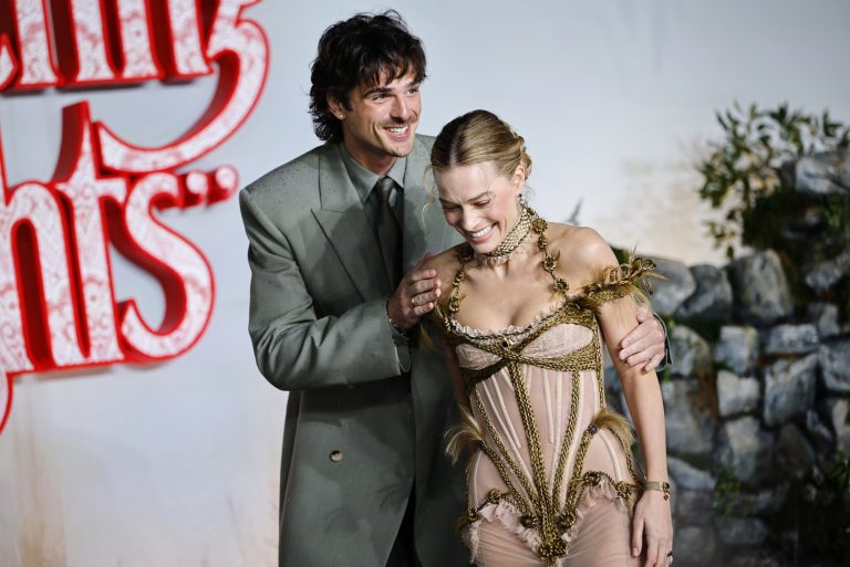 O Jacob Elordi και η Margot Robbie στη βρετανική πρεμιέρα της ταινίας "Ανεμοδαρμένα Ύψη" στο Odeon Luxe Leicester Square του Λονδίνου, 5 Φεβρουαρίου 2026