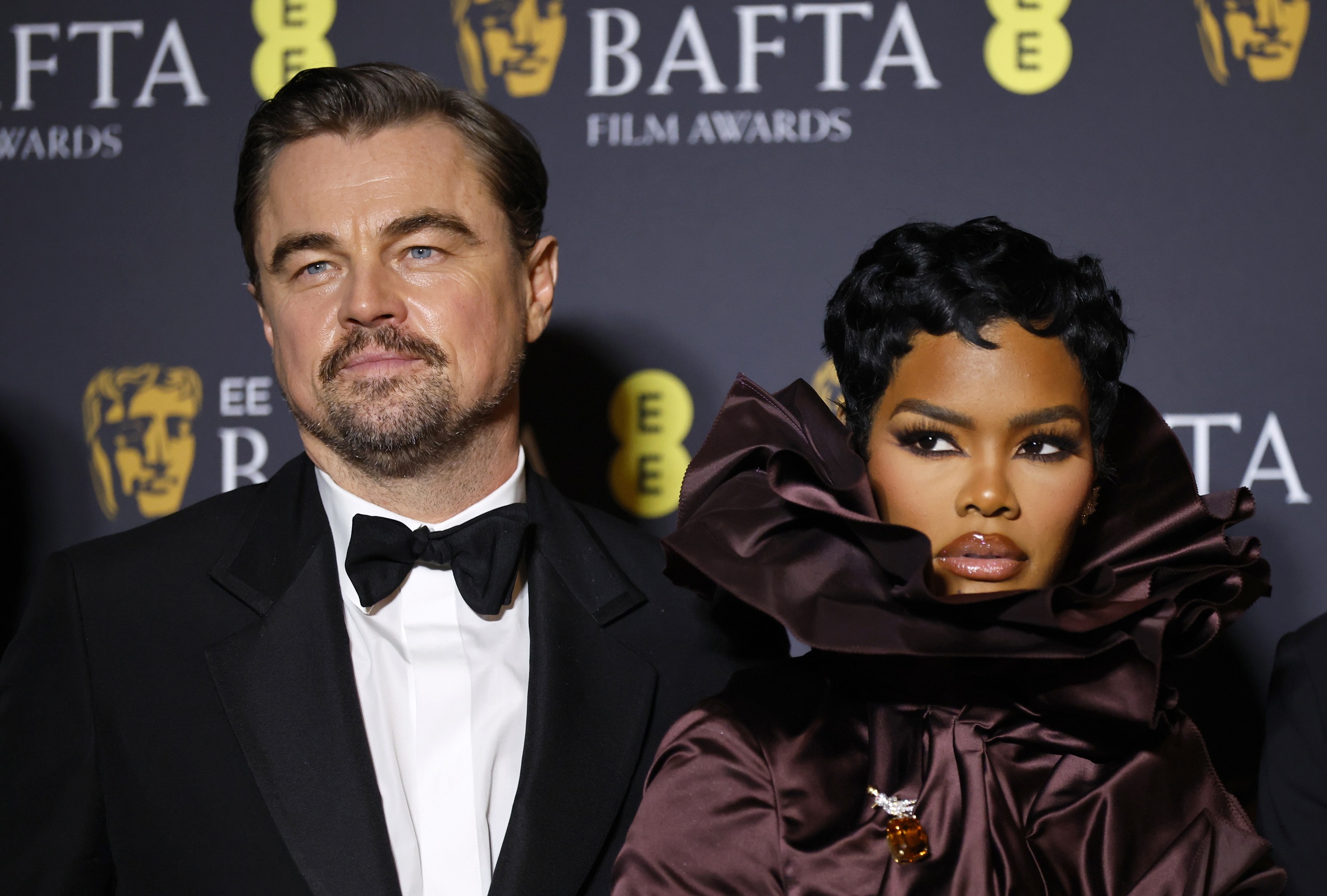 O Leonardo DiCaprio και η Teyana Taylor στην αίθουσα Τύπου στη διάρκεια των BAFTA Film Awards 2026 στο Royal Festival Hall στο Λονδίνο, 22 Φεβρουαρίου 2026