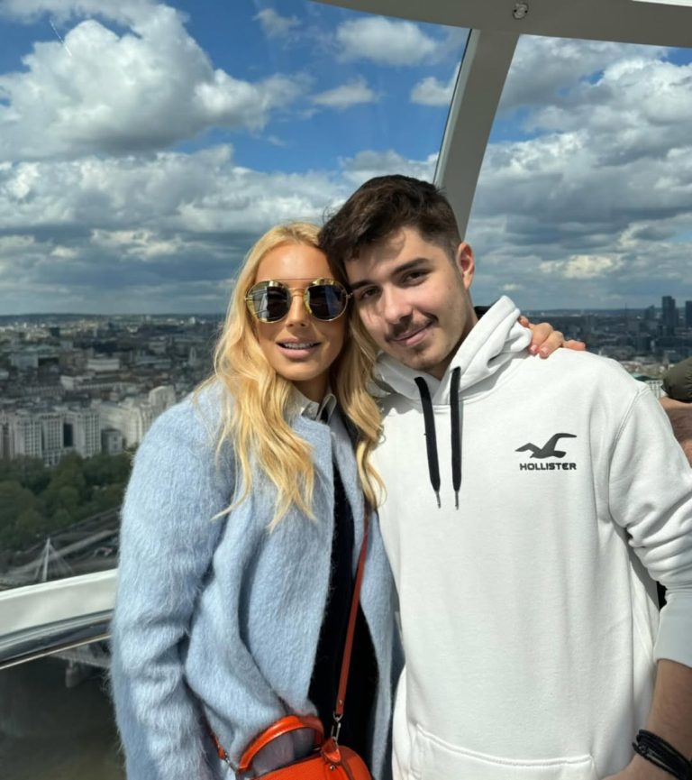 Η Έλενα Τσαβαλιά έχει γενέθλια και ο γιος της, Χάρης, της ευχήθηκε και μέσα από τα social media