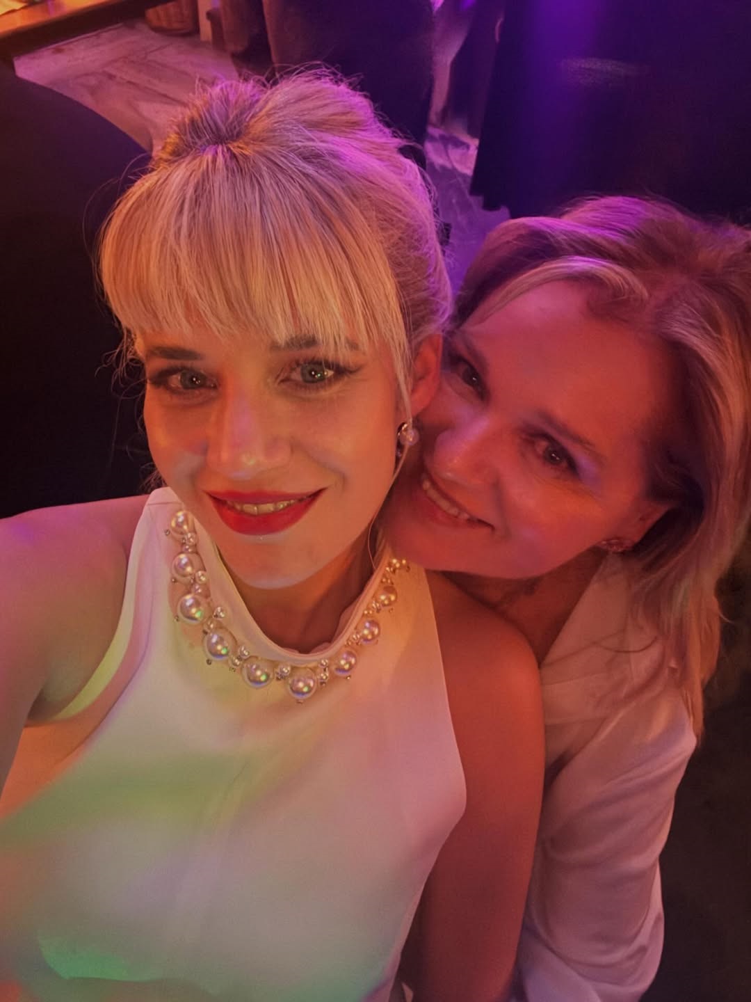 Η Τζένη Θεωνά και η Μαρία Καβογιάννη στα γενέθλια της πρώτης.