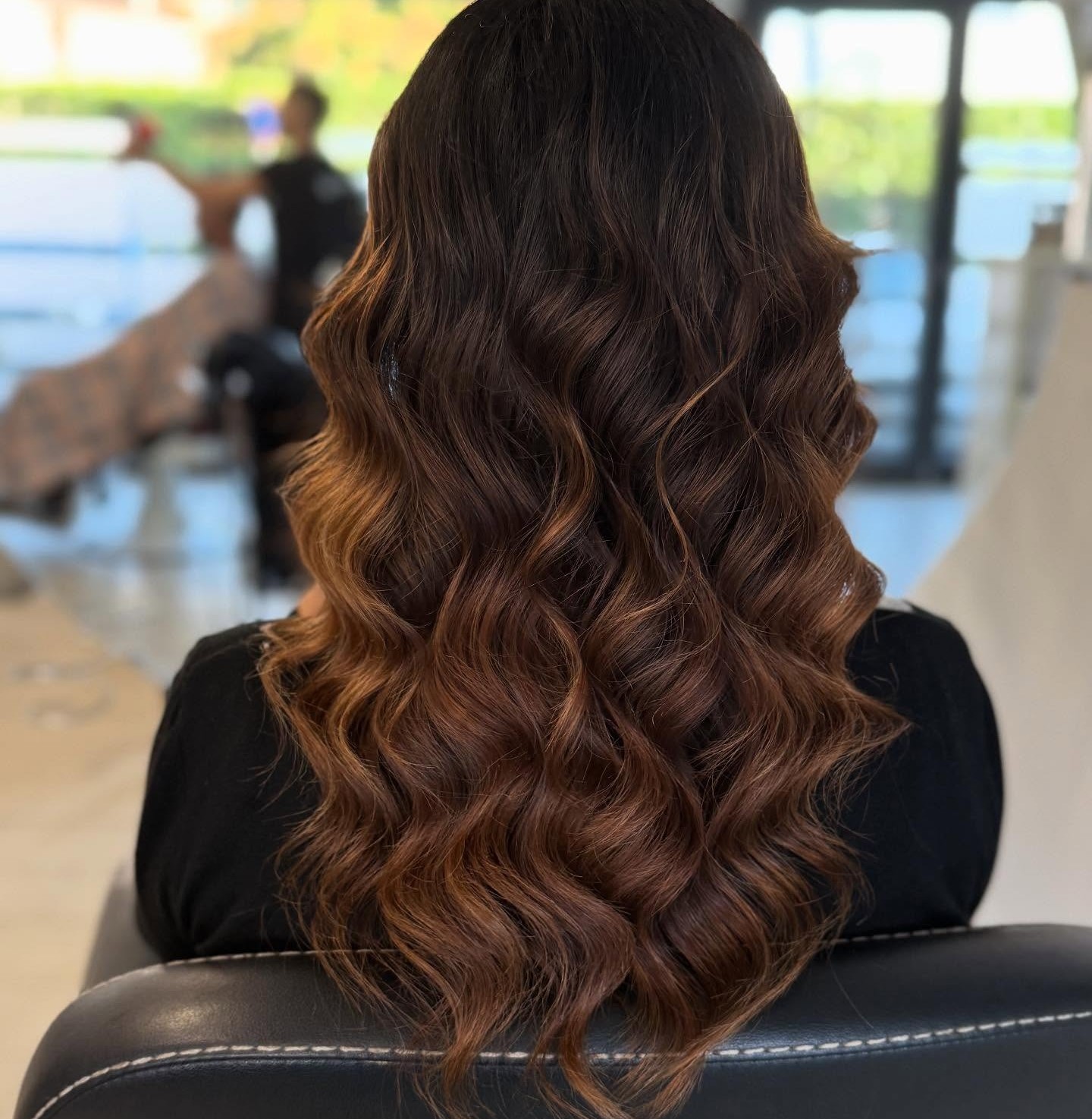 Μπούκλες σε καστανά μαλλιά