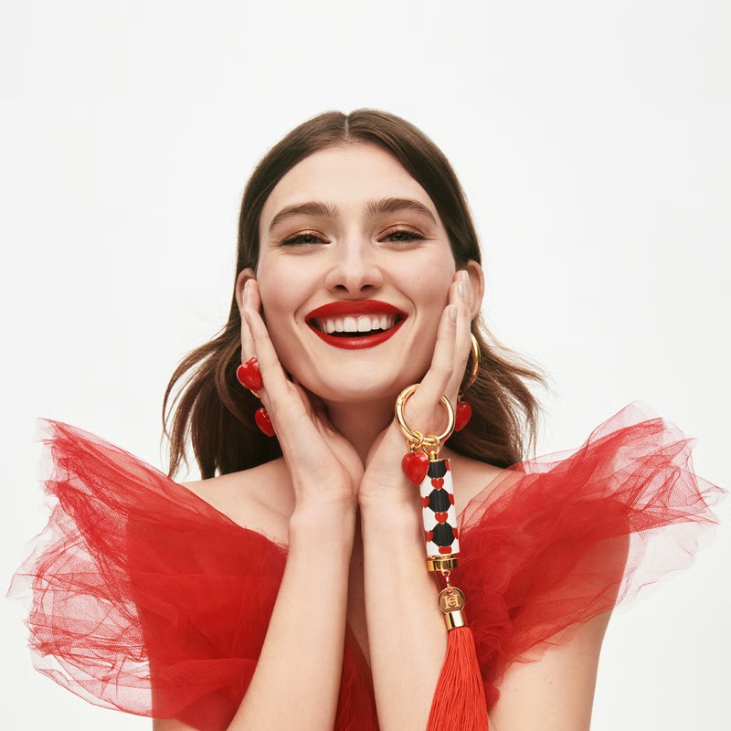 Carolina Herrera beauty charm