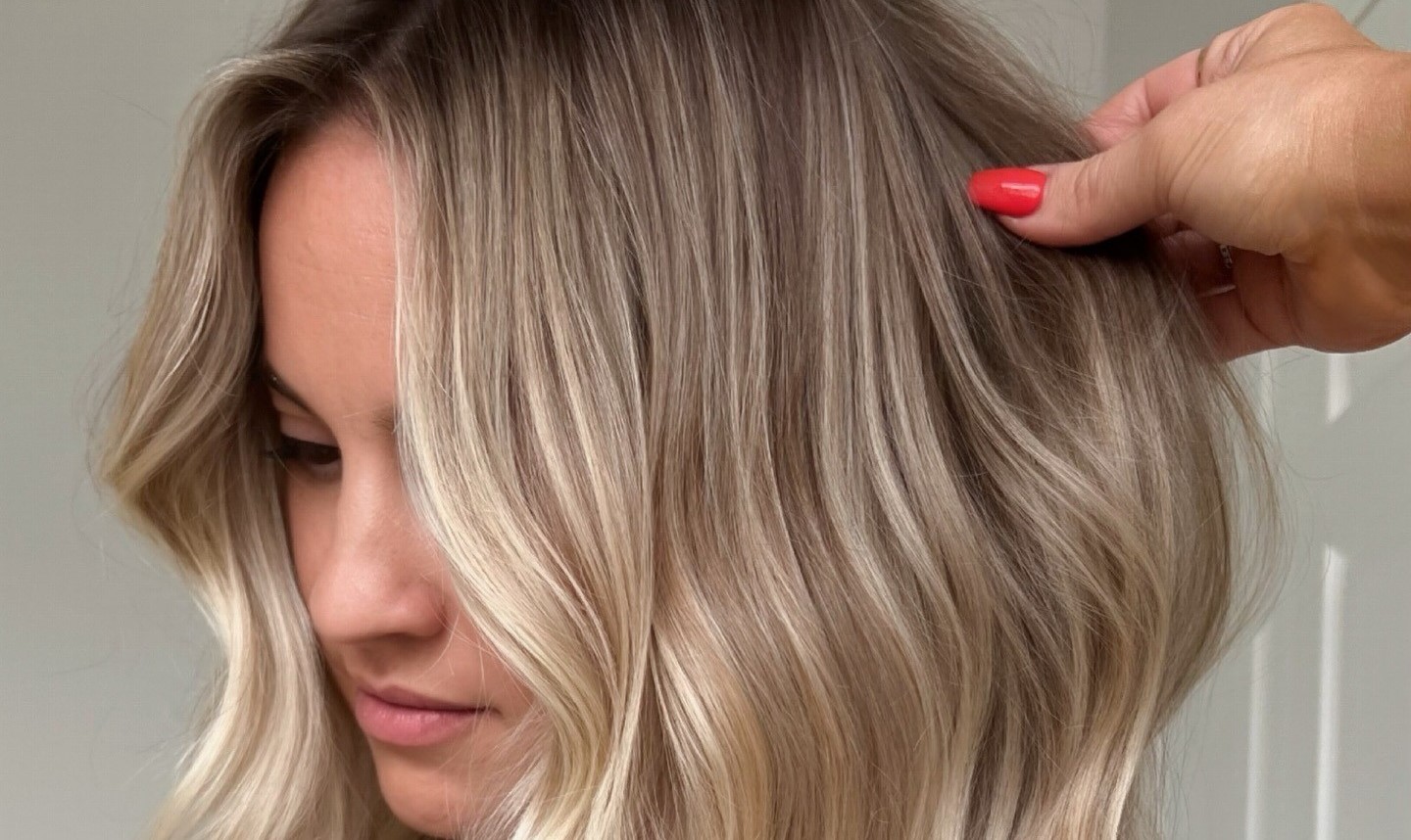 Τεχνική βαφής για λεπτά μαλλιά: shadow roots