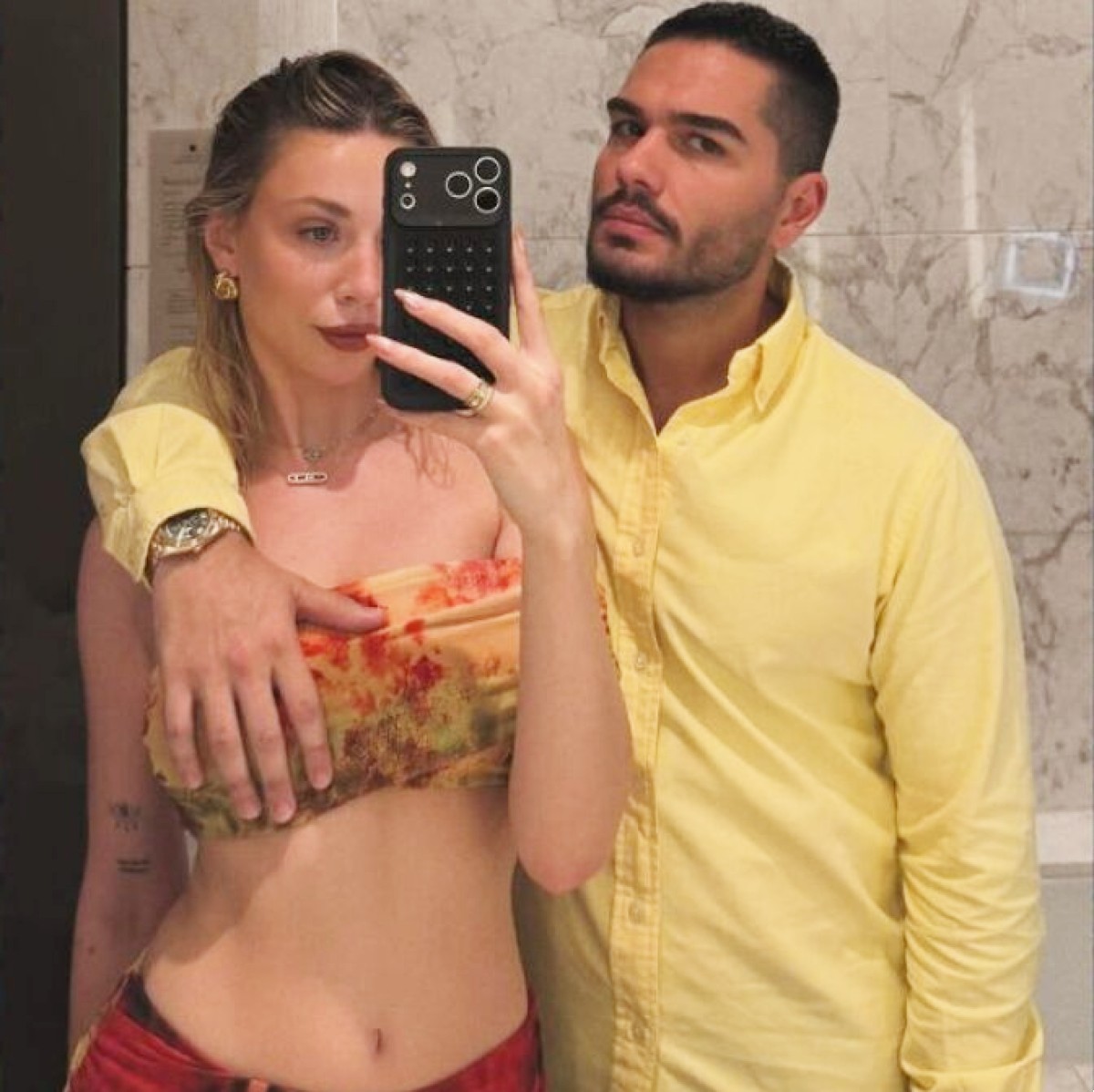 Γαρυφαλλιά Καληφώνη και Χρήστος Μάστορας ποζάρουν στο Ντουμπάι