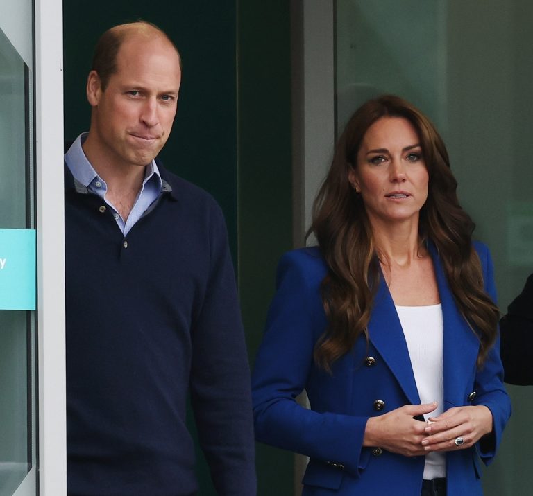 H Kate Middleton με τον πρίγκιπα William αποχωρούν από αθλητικό κέντρο στο Μάρλοου του Μπακιγχαμσάιρ, 12 Οκτωβρίου 2023