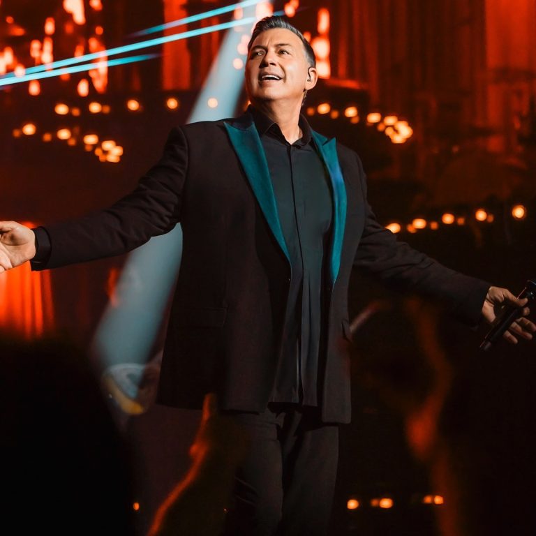 Ο τραγουδιστής Νίκος Μακρόπουλος