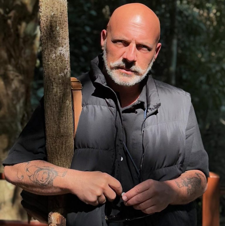 Νίκος Μουτσινάς