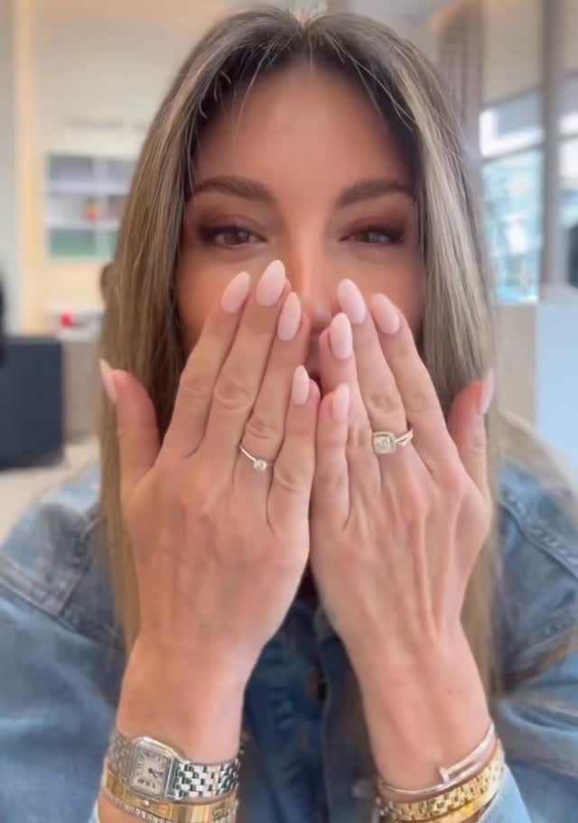 Τα διαμαντένια δαχτυλίδια της Αθηνάς Οικονομάκου