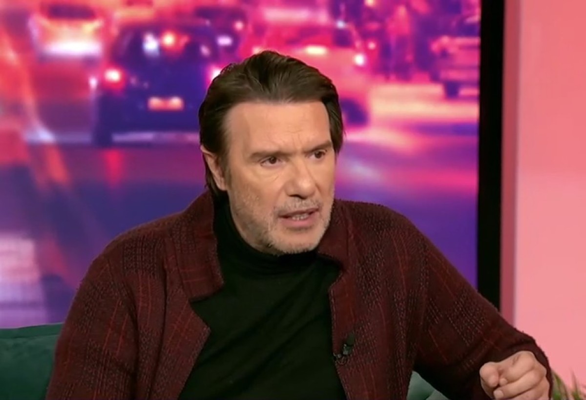 Ο Στράτος Τζώρτζογλου στην εκπομπή "Καλύτερα Αργά"