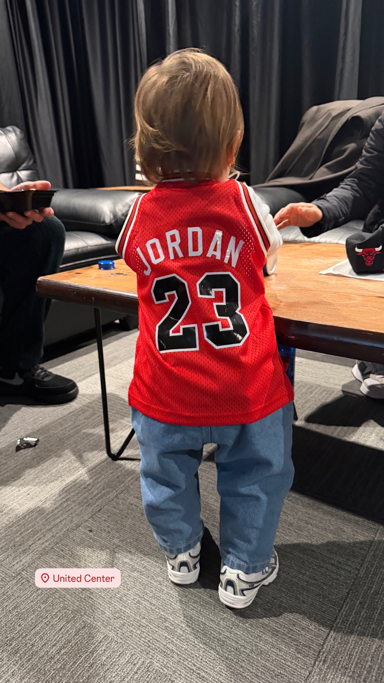 Ο γιος του Κωνσταντίνου Αργυρού με φανέλα του Jordan