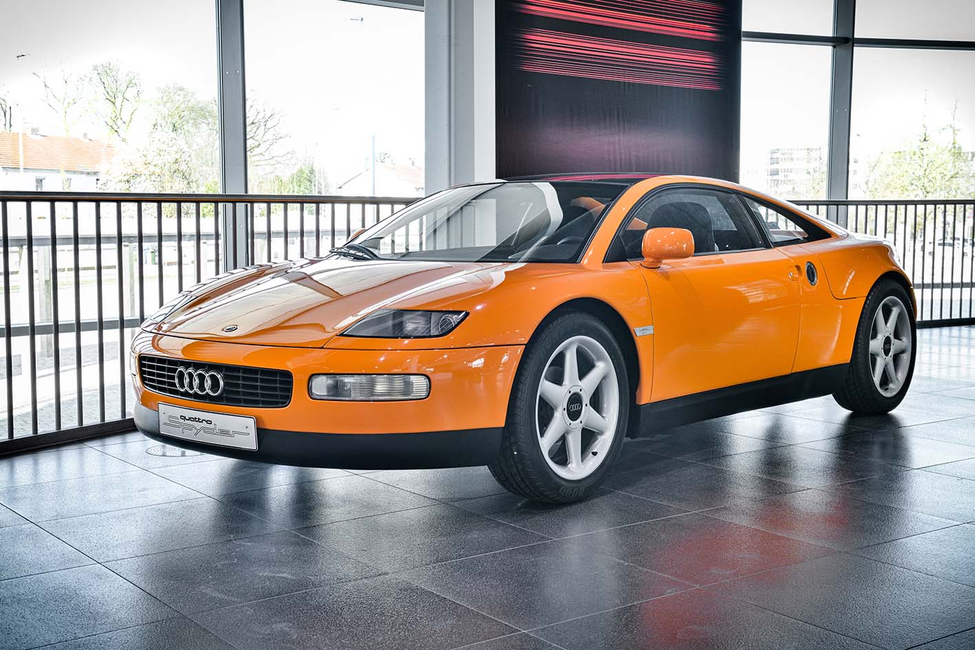 Πρόσοψη τριών τετάρτων του Audi quattro Spyder από το 1991.