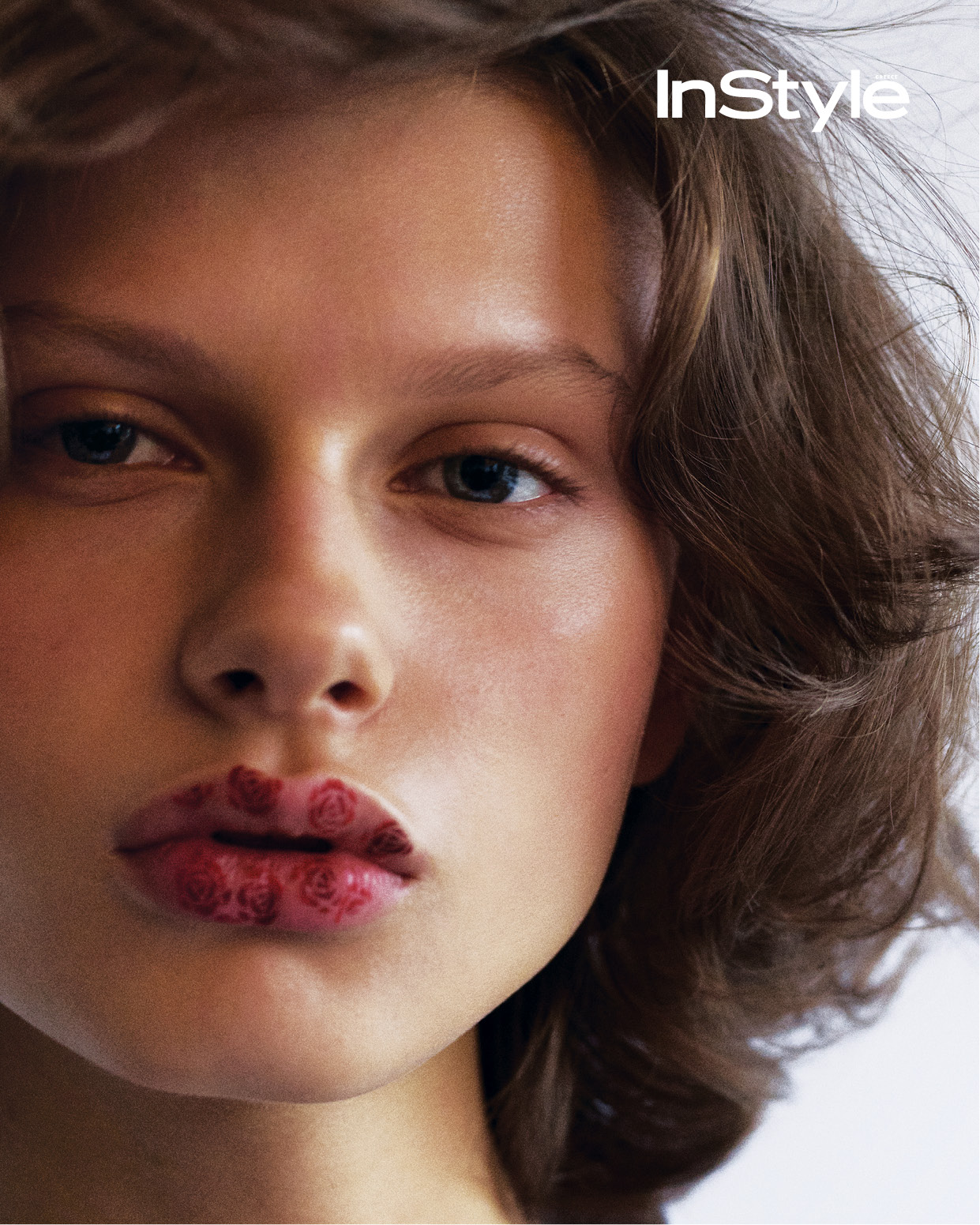 γυναίκα με κόκκινα χείλη