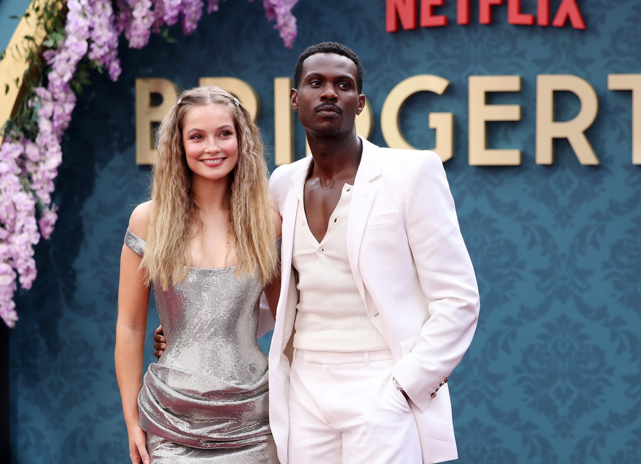 H Hannah Dodd και ο Victor Alli στην ειδική προβολή της σεζόν 3 του Bridgerton στην Πλατεία Λέστερ στο Λονδίνο, 12 Ιουνίου 2024