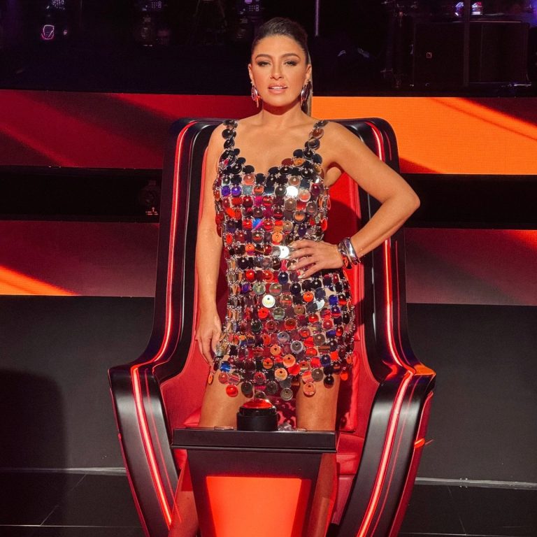 H Έλενα Παπαρίζου