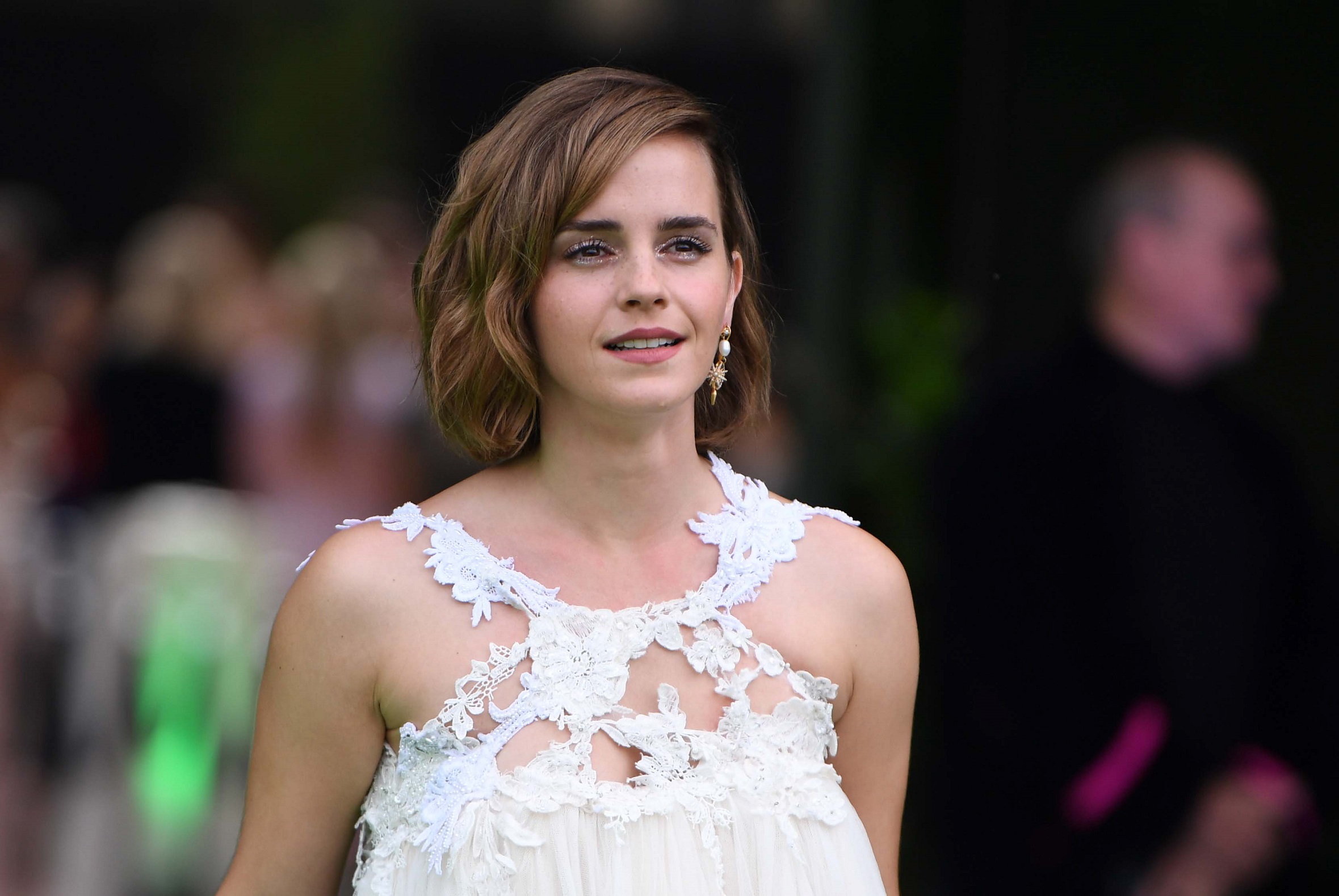 Η Emma Watson φθάνει στο πράσινο χαλί για την πρώτη τελετή του Earthshot Prize στο Alexandra Palace του Λονδίνου, 17 Oκτωβρίου 2021