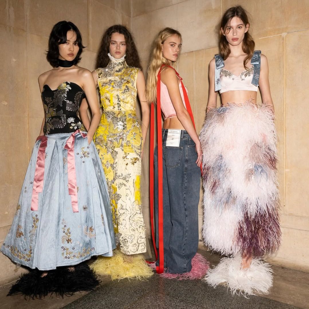 Μοντέλα από την πασαρέλα του Erdem για Φθινόπωρο/ Χειμώνας 2026.