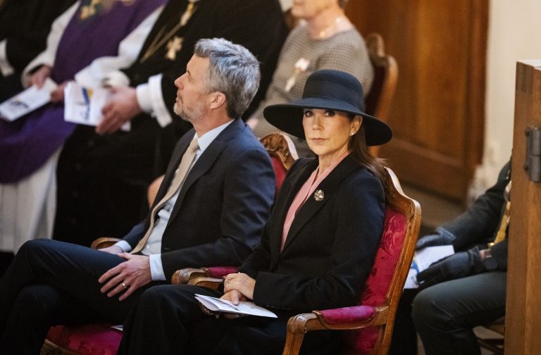 Ο βασιλιάς Frederik της Δανίας και η βασίλισσα Mary σε μια λειτουργία στην επέτειο της ρωσικής εισβολής στην Ουκρανία στον Ναό του Χόλμεν στην Κοπεγχάγη, 24 Φεβρουαρίου 2026