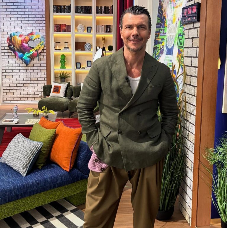 Ο Ιωάννης Παπαζήσης στην εκπομπή «Καλύτερα Δε Γίνεται».