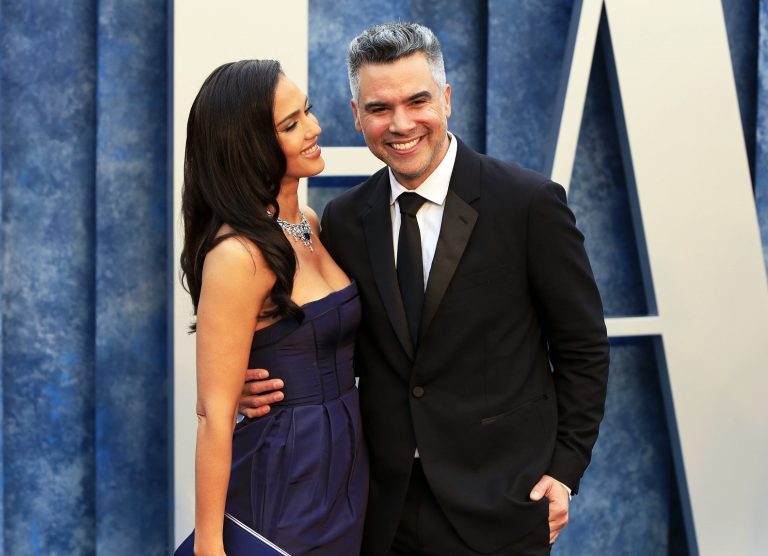 Η Jessica Alba και ο Cash Warren στο 2023 Vanity Fair Oscar Party μετά τα 95α Όσκαρ στο Wallis Annenberg Center for the Performing Arts στο Μπέβερλι Χιλς, 12 Μαρτίου 2023