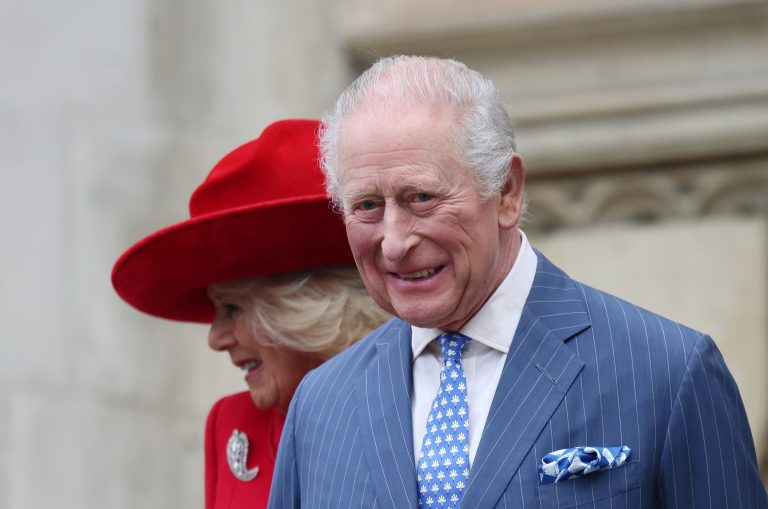 O βασιλιάς Κάρολος και η βασίλισσα Camilla αποχωρούν από το Αββαείο του Ουέστμινστερ μετά τη λειτουργία για την Ημέρα της Κοινοπολιτείας στο Λονδίνο, 9 Μαρτίου 2026