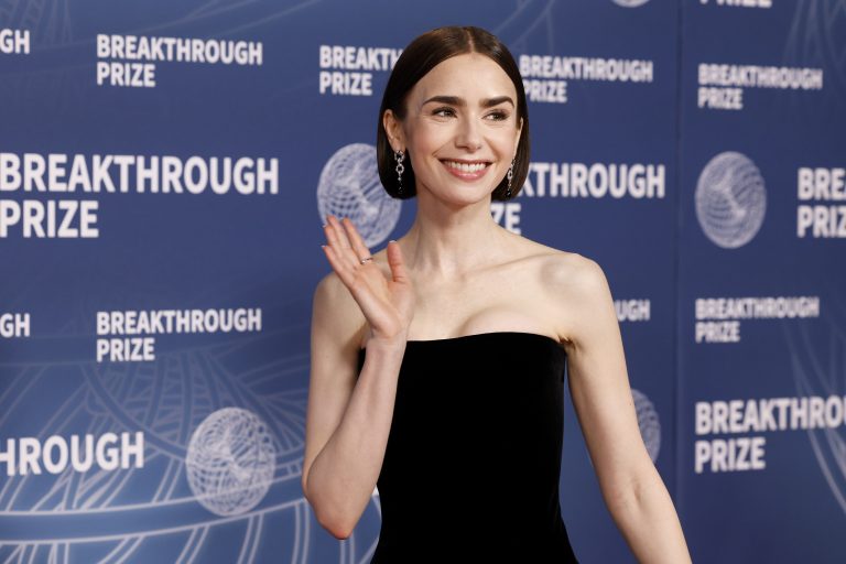 Η Lily Collins στην 11η Breakthrough Prize Ceremony που διοργανώθηκε στο Barker Hangar της Σάντα Μόνικα, 5 Απριλίου 2025