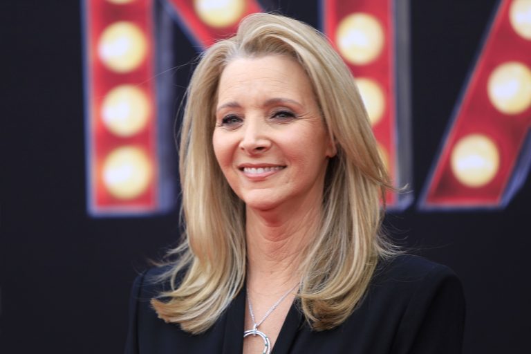 Η Lisa Kudrow στην πρεμιέρα του "Better Nate Than Ever" στο Θέατρο El Capitan του Λος Άντζελες, 15 Μαρτίου 2022