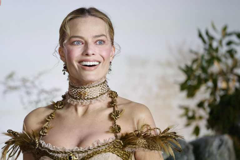 H Margot Robbie στη βρετανική πρεμιέρα της ταινίας "Ανεμοδαρμένα Ύψη" στο Odeon Luxe στην πλατεία Λέστερ του Λονδίνου, 5 Φεβρουαρίου 2026