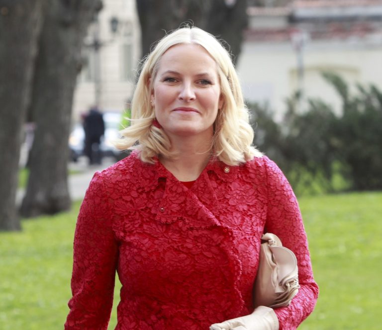 Η πριγκίπισσα Mette-Marit στην τελετη υποδοχής στη Ρίγα της Λετονίας, 23 Απριλίου 2018