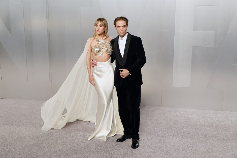 Η Suki Waterhouse και ο Robert Pattinson φθάνουν στο 2026 Vanity Fair Oscar Party μετά τα Όσκαρ, 15 Μαρτίου 2026