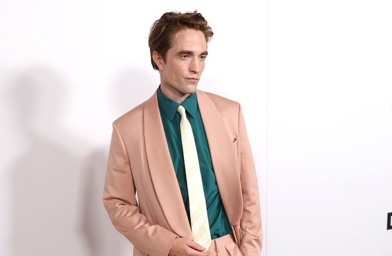 O Robert Pattinson στην πρεμιέρα του "The Drama" του A24 στο Λος Άντζελες στο DGA Theater Complex στις 17 Μαρτίου 2026 στο Λος Άντζελες της Καλιφόρνια.