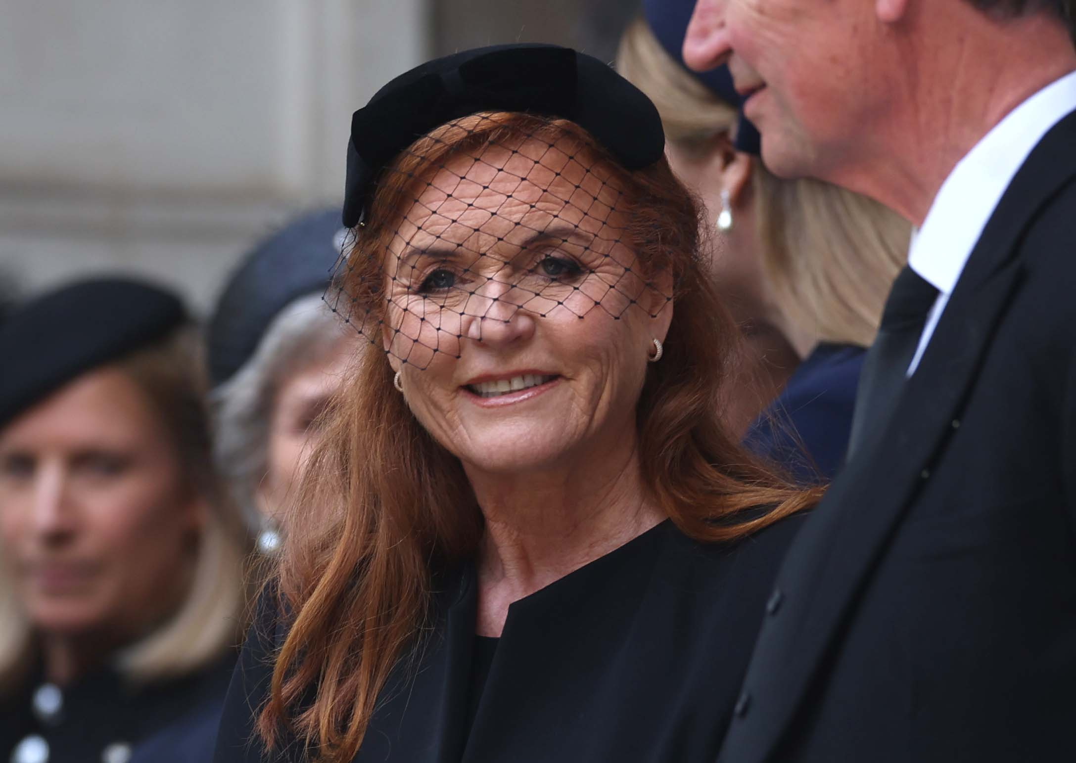 H Sarah Ferguson αποχωρεί από τον Καθεδρικό του Ουέστμινστερ στο Λονδίνο, 16 Σεπτεμβρίου 2025