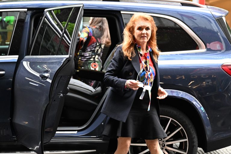 Η Sarah Ferguson, φθάνει σε εκδήλωση υπογραφής βιβλίων στο βιβλιοπωλείο Dymocks του Σίδνεϊ, 7 Νοεμβρίου 2024